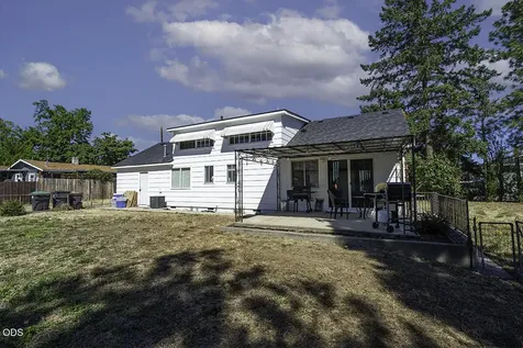 225 Cheryl Lane Phoenix OR 97535