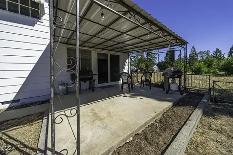 225 Cheryl Lane Phoenix OR 97535