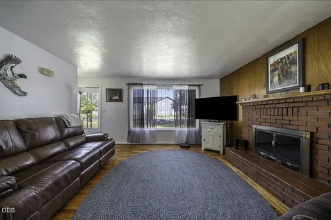 225 Cheryl Lane Phoenix OR 97535