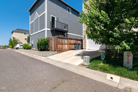 7810 Jacqueline Way White City OR 97503