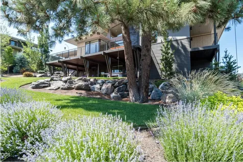 2083 NW Lemhi Pass Drive Bend OR 97703