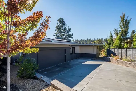 2083 NW Lemhi Pass Drive Bend OR 97703