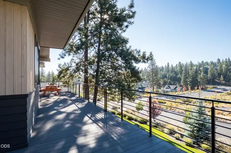 2083 NW Lemhi Pass Drive Bend OR 97703