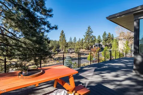 2083 NW Lemhi Pass Drive Bend OR 97703