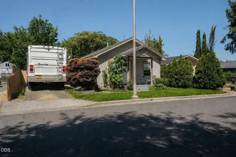 511 Mae Street Medford OR 97504