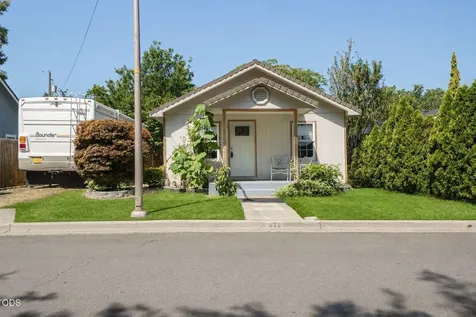511 Mae Street Medford OR 97504