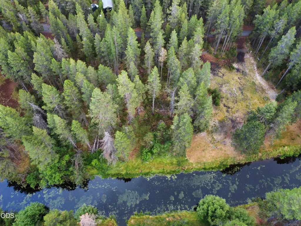 17080 Island Loop Way Bend OR 97707