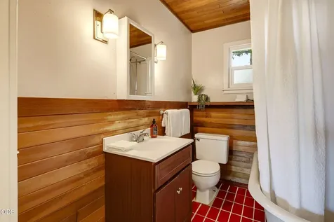1040 E Main Street Ashland OR 97520
