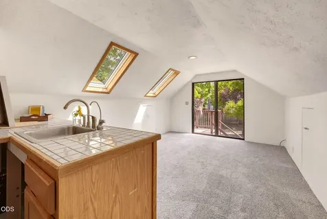 1040 E Main Street Ashland OR 97520
