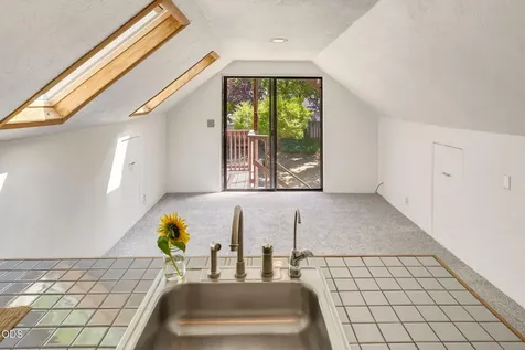 1040 E Main Street Ashland OR 97520