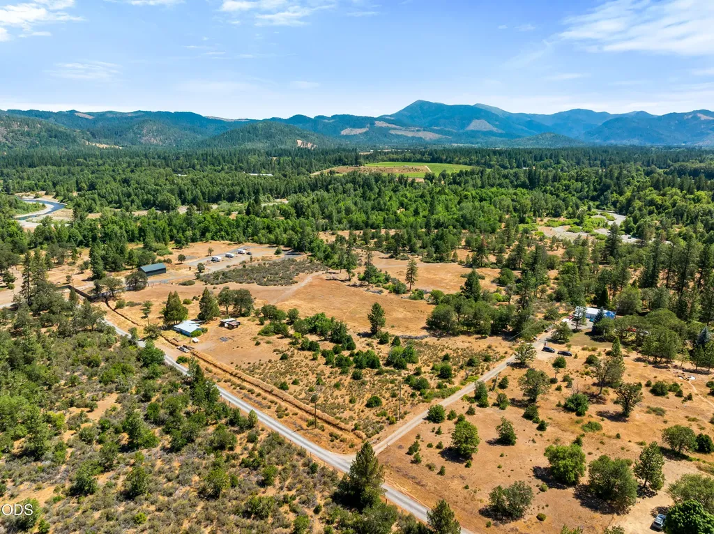 699 Pine Cone Drive Cave Junction OR 97523