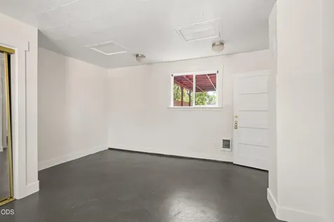 105 Maple Street Phoenix OR 97535