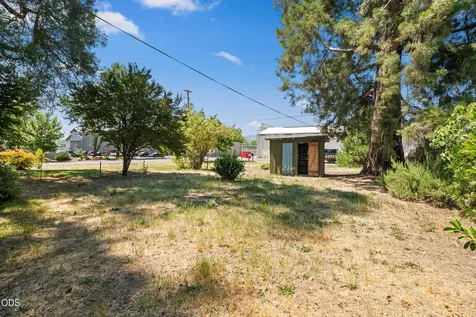 105 Maple Street Phoenix OR 97535