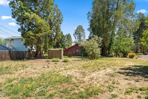 105 Maple Street Phoenix OR 97535