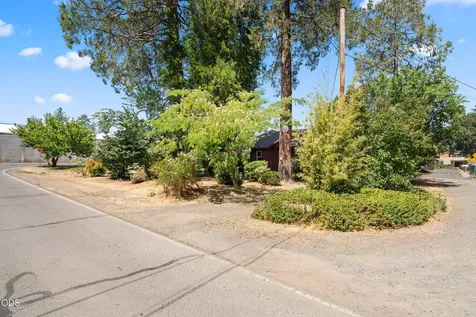 105 Maple Street Phoenix OR 97535