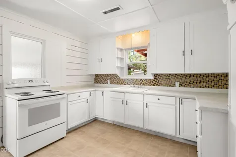 105 Maple Street Phoenix OR 97535
