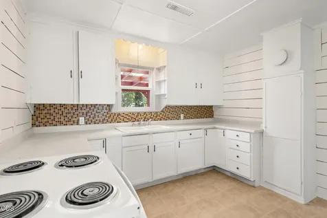 105 Maple Street Phoenix OR 97535