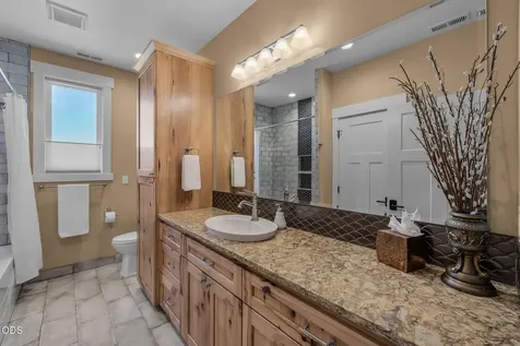 3645 NE Xenolith Street Terrebonne OR 97760
