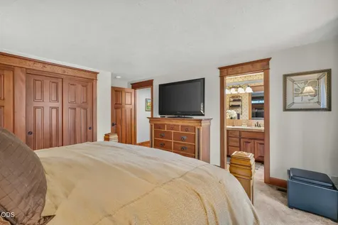 57785 Ribes Lane Sunriver OR 97707