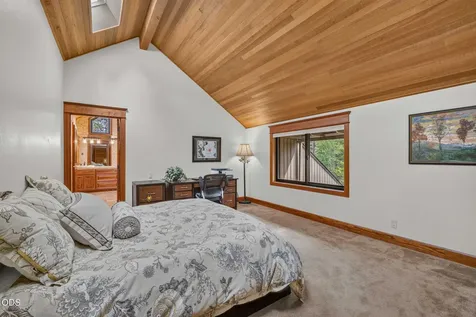 57785 Ribes Lane Sunriver OR 97707