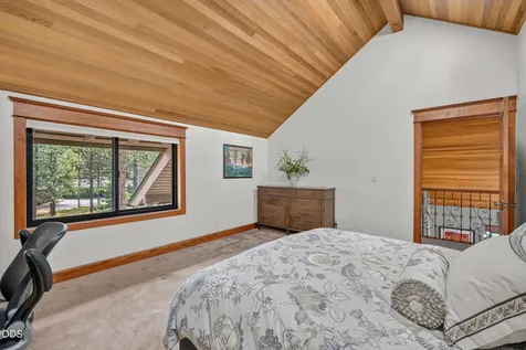 57785 Ribes Lane Sunriver OR 97707