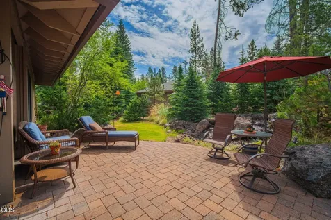 57785 Ribes Lane Sunriver OR 97707