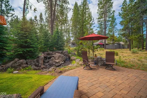 57785 Ribes Lane Sunriver OR 97707