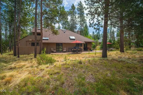 57785 Ribes Lane Sunriver OR 97707