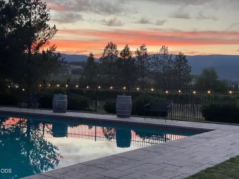 3922 Bellinger Lane Medford OR 97501