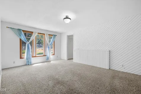 60325 Woodside Road Bend OR 97702