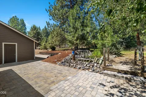 60325 Woodside Road Bend OR 97702