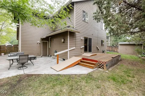 2542 NE Keats Drive Bend OR 97701