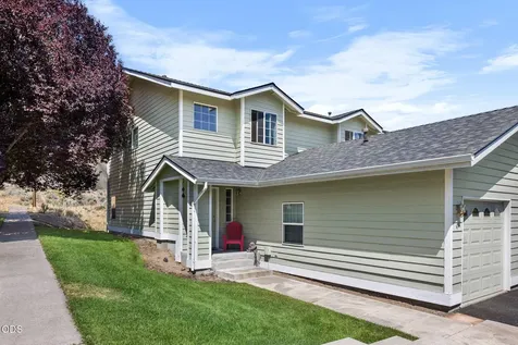 1926 NE Sams Loop Bend OR 97701