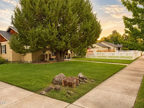 61367 Woodbury Lane Bend OR 97702