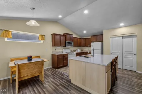 252 SW 33rd Drive Redmond OR 97756