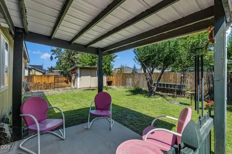 252 SW 33rd Drive Redmond OR 97756
