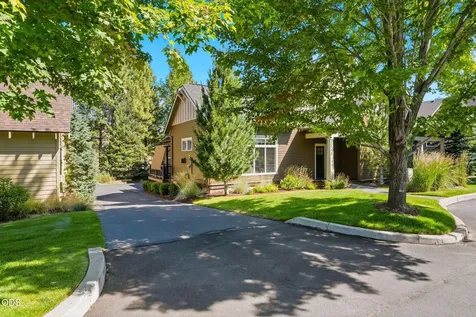 19358 SW Laurelhurst Way Bend OR 97702