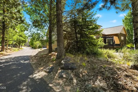 19358 SW Laurelhurst Way Bend OR 97702