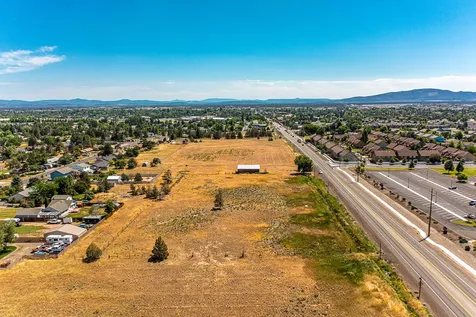 3131 SW Highland Avenue Redmond OR 97756