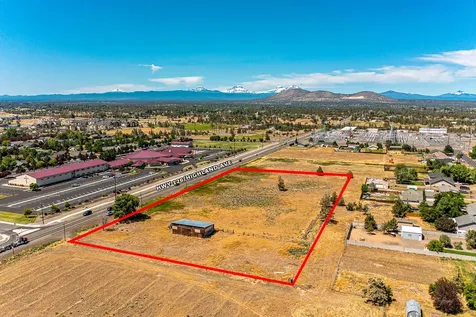 3131 SW Highland Avenue Redmond OR 97756