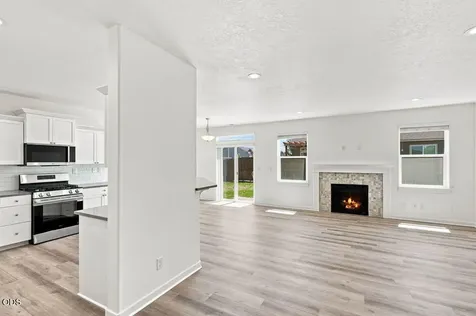 2502 NW Glen Oak Avenue Redmond OR 97756