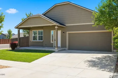 2502 NW Glen Oak Avenue Redmond OR 97756