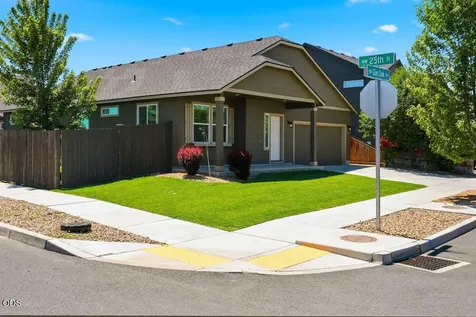 2502 NW Glen Oak Avenue Redmond OR 97756