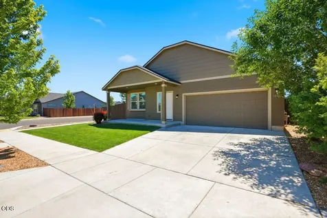 2502 NW Glen Oak Avenue Redmond OR 97756