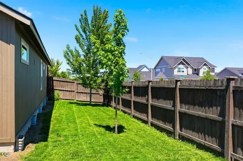 2502 NW Glen Oak Avenue Redmond OR 97756