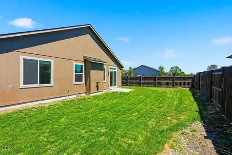 2502 NW Glen Oak Avenue Redmond OR 97756