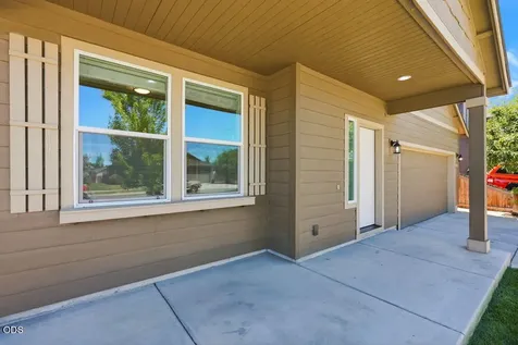 2502 NW Glen Oak Avenue Redmond OR 97756