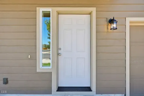 2502 NW Glen Oak Avenue Redmond OR 97756