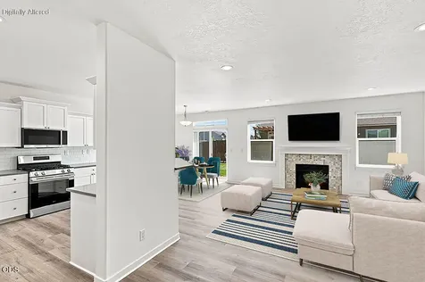 2502 NW Glen Oak Avenue Redmond OR 97756
