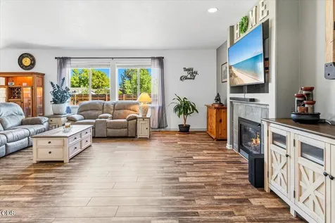 1615 SW Sarasoda Court Redmond OR 97756